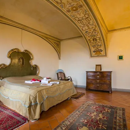 Villa Cascinetta Sleeps 10 Mombello Monferrato