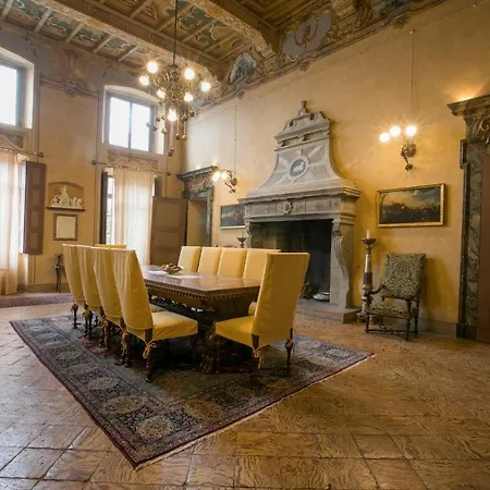 Cascinetta Sleeps 10 Villa Mombello Monferrato