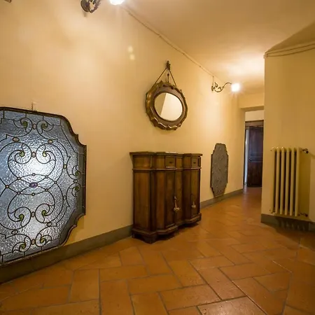Villa Cascinetta Sleeps 10 *