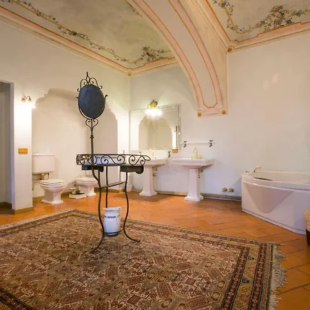 Cascinetta Sleeps 10 Villa Mombello Monferrato
