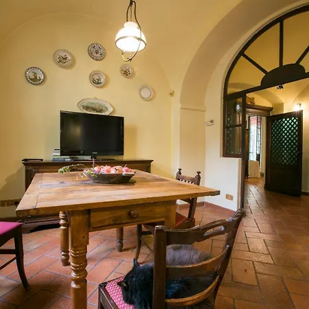 Cascinetta Sleeps 10