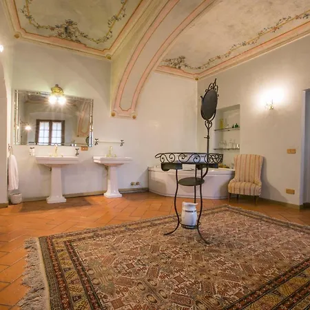 Villa Cascinetta Sleeps 10 *