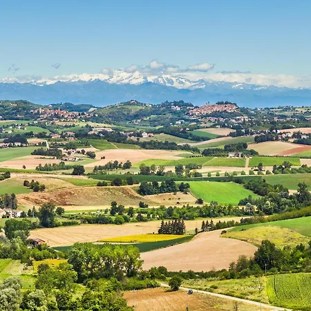Cascinetta Sleeps 10 Villa Mombello Monferrato