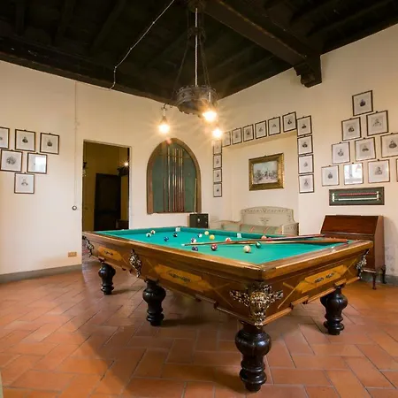 Cascinetta Sleeps 10 Villa