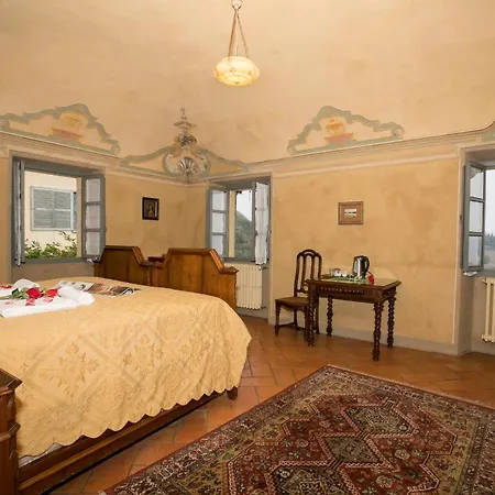 Cascinetta Sleeps 10