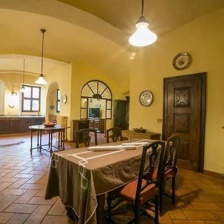 Villa Cascinetta Sleeps 10 Mombello Monferrato