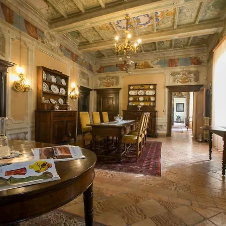 Cascinetta Sleeps 10 *