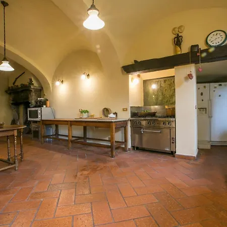 Cascinetta Sleeps 10